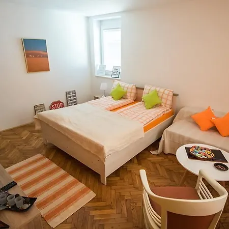 Studio Apartman Orange E&e Apartament *