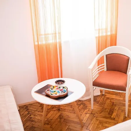 Studio Apartman Orange E&e Apartament